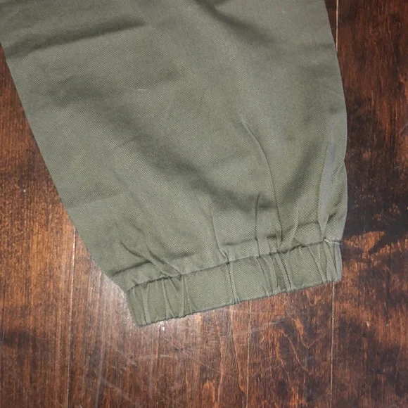 NWT Green Joggers - Picture 4 of 5